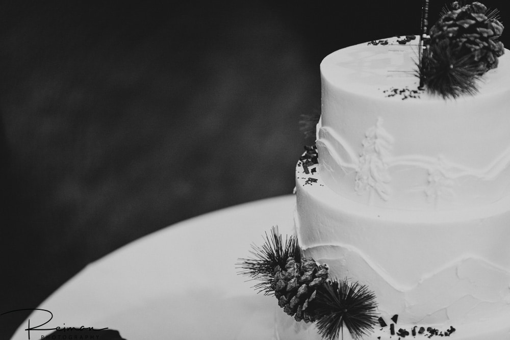 Chocksett Inn Wedding, Wedding Photographer, Wedding Photography, Chocksett Inn Preferred Vendor, Reiman Photography, Winter, December Wedding