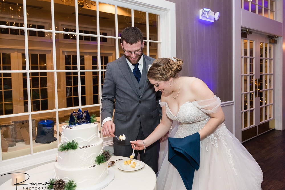 Chocksett Inn Wedding, Wedding Photographer, Wedding Photography, Chocksett Inn Preferred Vendor, Reiman Photography, Winter, December Wedding