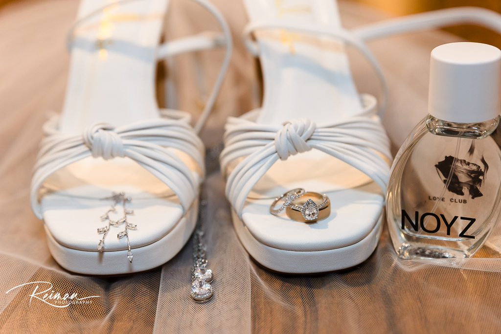 Chocksett Inn, Wedding, Fall Wedding, Chocksett Inn Wedding Photographer, Worcester Wedding Photographer, Boston Wedding Photographer, Reiman Photography Sterling Wedding Photographer