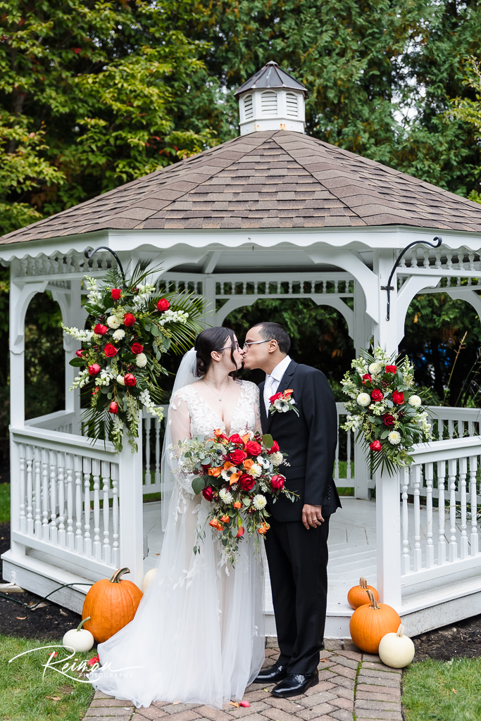 Chocksett Inn, Wedding, Fall Wedding, Chocksett Inn Wedding Photographer, Worcester Wedding Photographer, Boston Wedding Photographer, Reiman Photography Sterling Wedding Photographer
