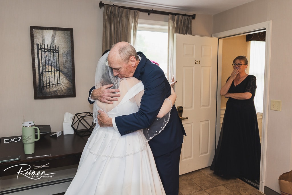 Chocksett Inn, Wedding, Spring Wedding, Chocksett Inn Wedding Photographer, Worcester Wedding Photographer, Boston Wedding Photographer, Reiman Photography Sterling Wedding Photographer