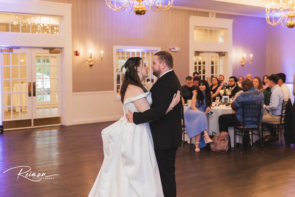 Chocksett Inn, Wedding, Spring Wedding, Chocksett Inn Wedding Photographer, Worcester Wedding Photographer, Boston Wedding Photographer, Reiman Photography Sterling Wedding Photographer